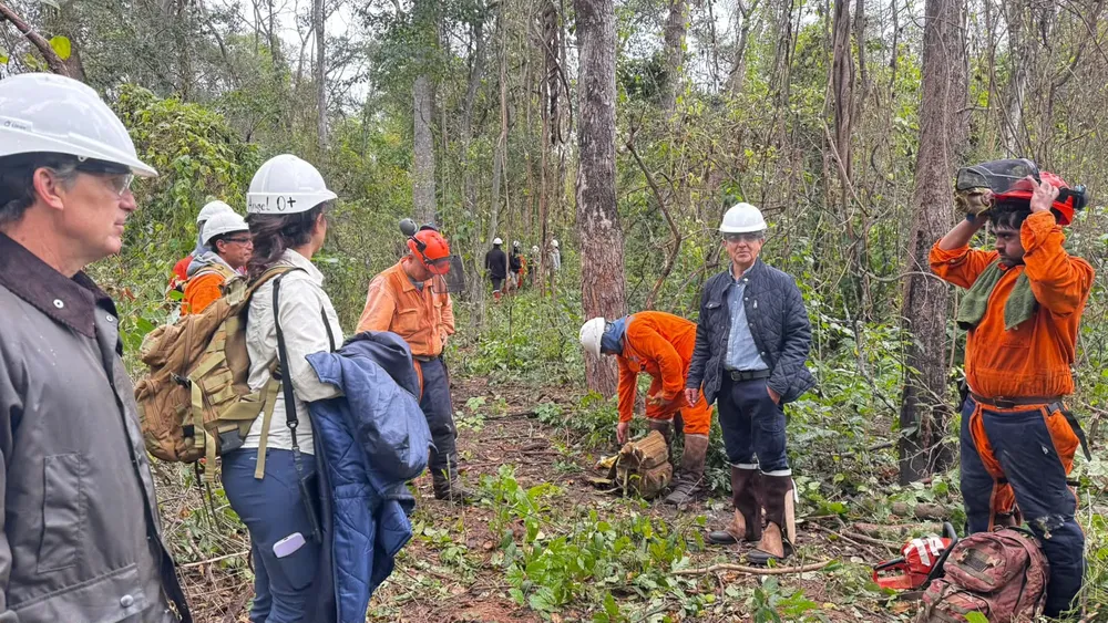 Gustavo Carrizo recorrió la zona de La Porcelana, para tomar conocimiento en territorio sobre el avance de los trabajos de identificación, retiro y destrucción de remanentes explosivos.